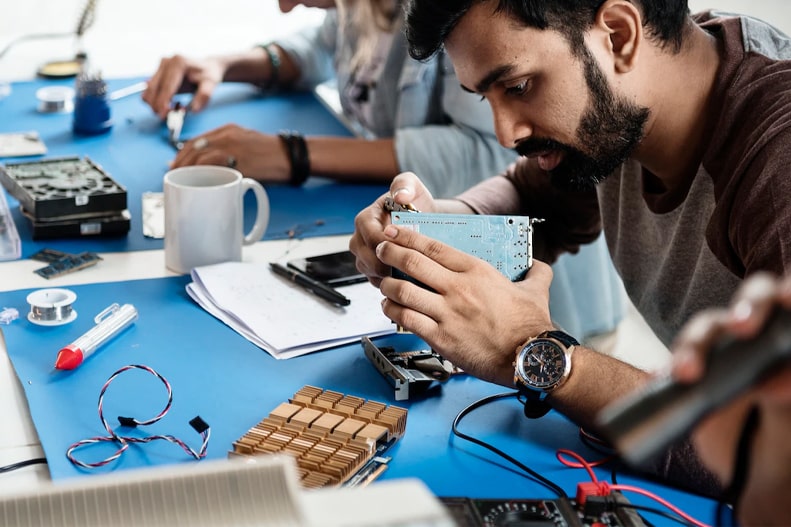 The ultimate guide to choosing the Best Engineering course for your career